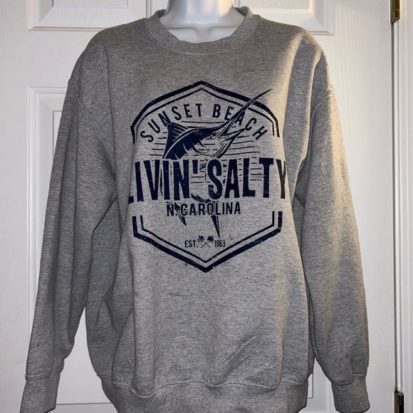 Women’s sweater size medium - Picture 3 of 8